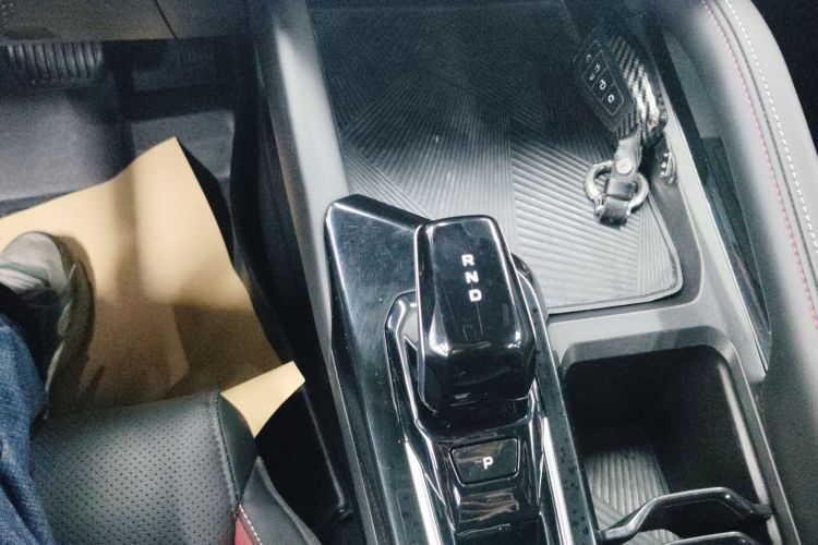 GEELY Coolray 2023 immagine di auto #14