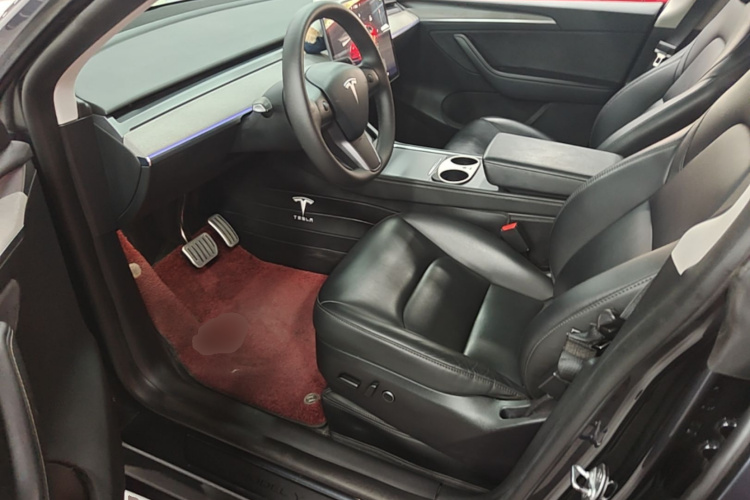 Tesla Model Y 2024 #19 Tesla Model Y 2024 car image #19