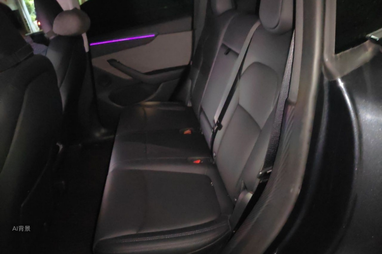 Tesla Model Y 2025 #19 Tesla Model Y 2025 car image #19