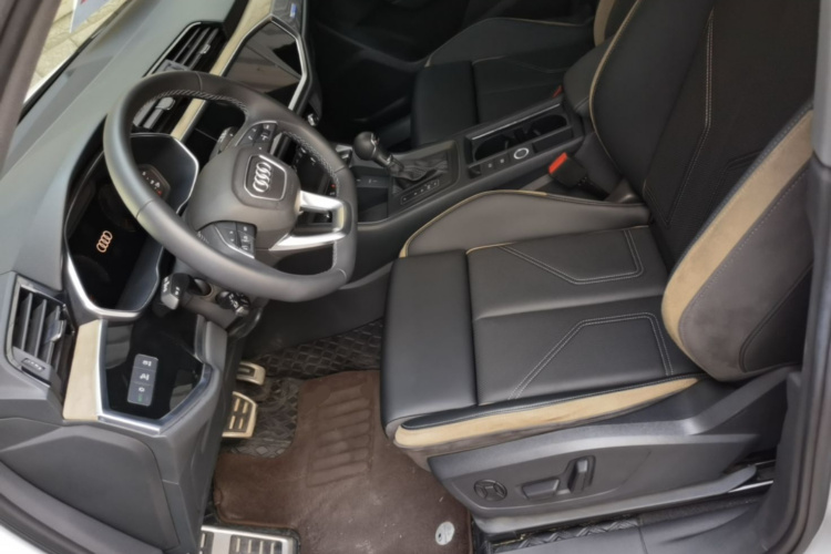 Audi Q3 2023 #15 Audi Q3 2023 car image #15