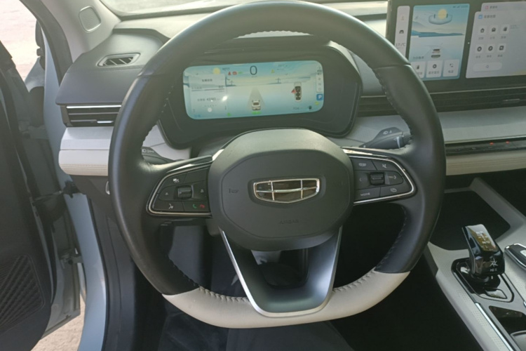 GEELY Emgrand L HiP 2022 car image #11