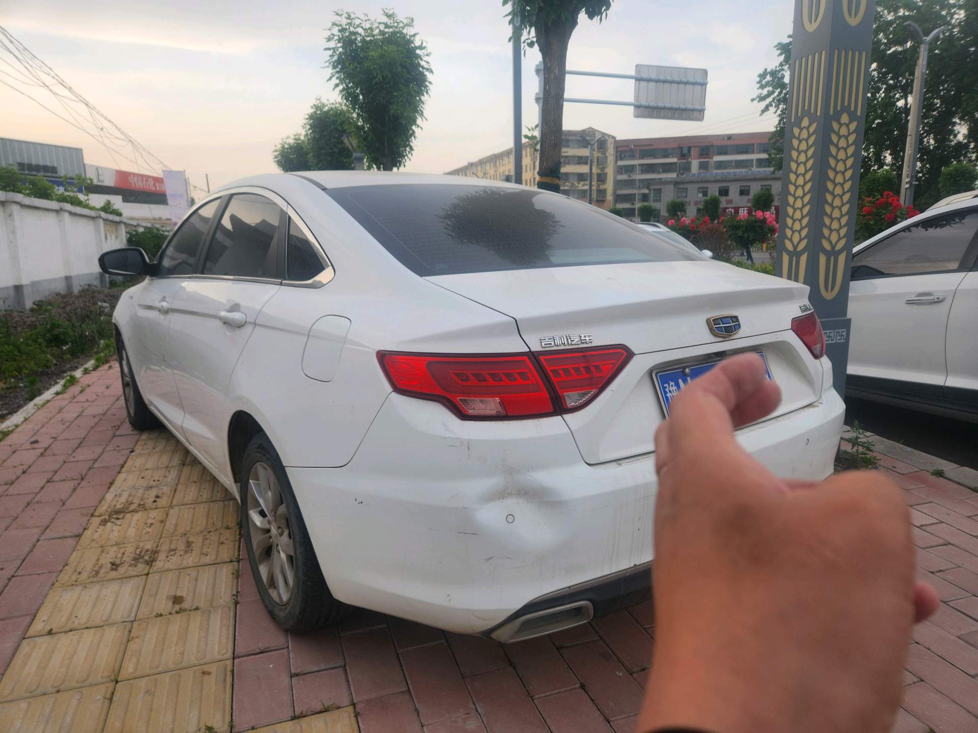 GEELY Emgrand 2017 car image #4