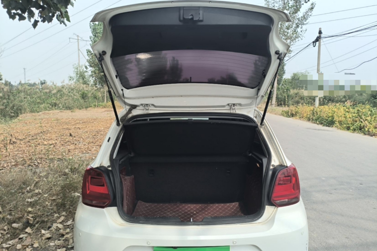 Volkswagen Polo 2019 car image #19
