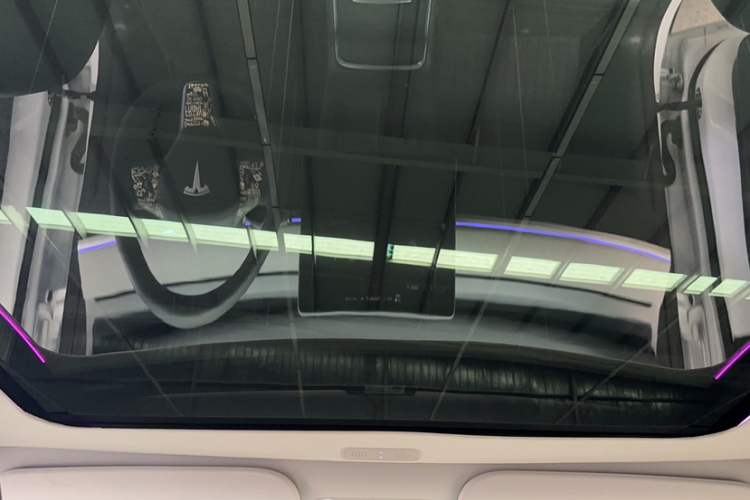 Tesla Model Y 2024 immagine di auto #19