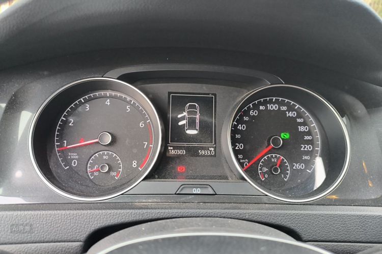 Volkswagen Golf 2018 car image #13