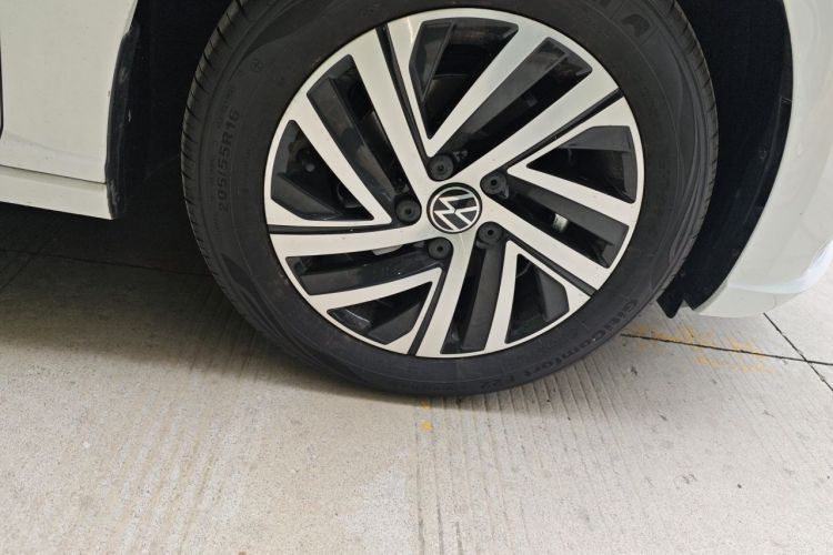 Volkswagen Lavida 2026 car image #6
