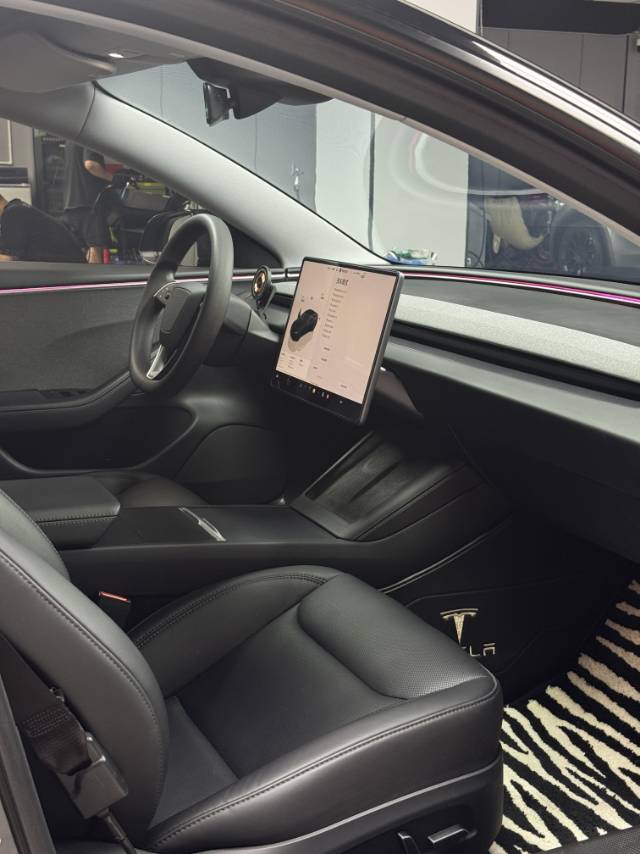 Tesla Model 3 2024 car image #9