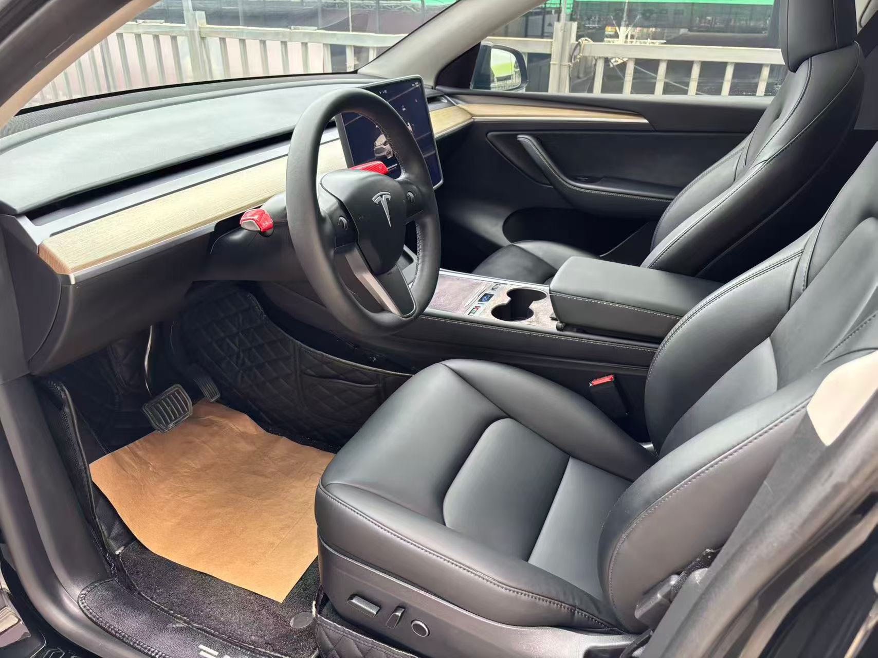 Tesla Model Y 2023 #4 Tesla Model Y 2023 car image #4