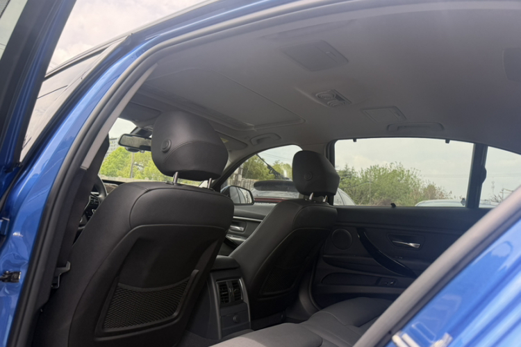 BMW 3 Series 2017 صورة سيارة #24