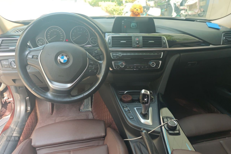 BMW 3 Series 2019 #11 BMW 3 Series 2019 car image #11