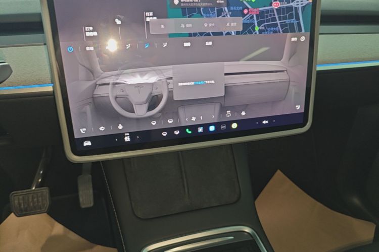 Tesla Model Y 2024 صورة سيارة #13