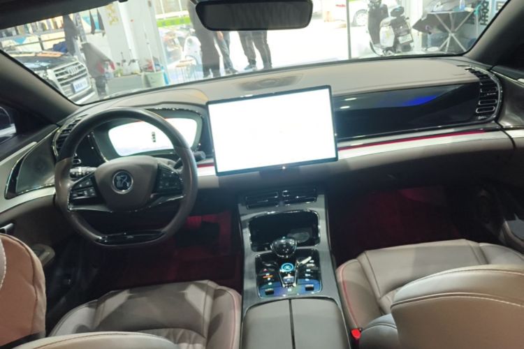 BYD Han 2023 immagine di auto #10