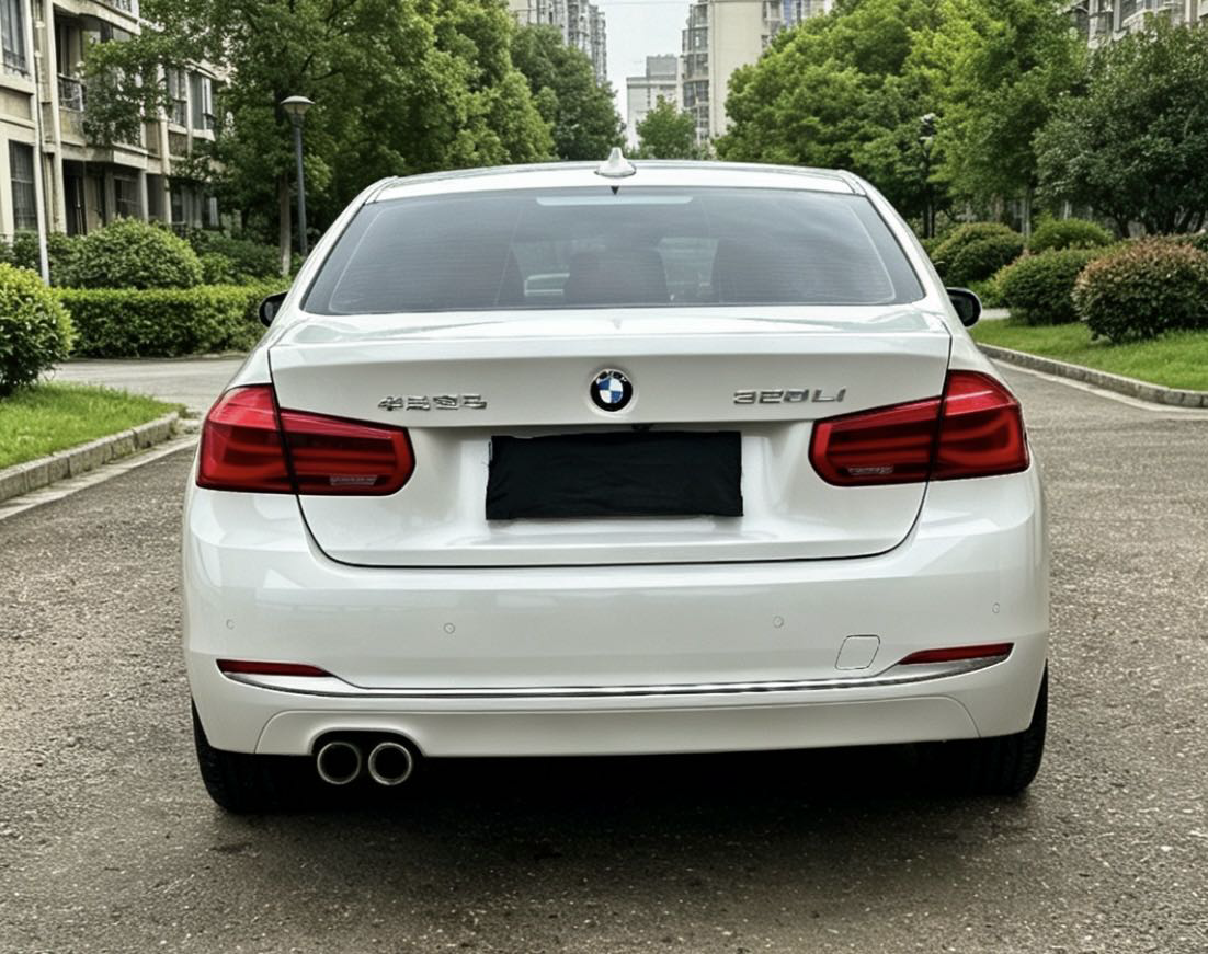 BMW 3 Series 2018 #8 BMW 3 Series 2018 car image #8