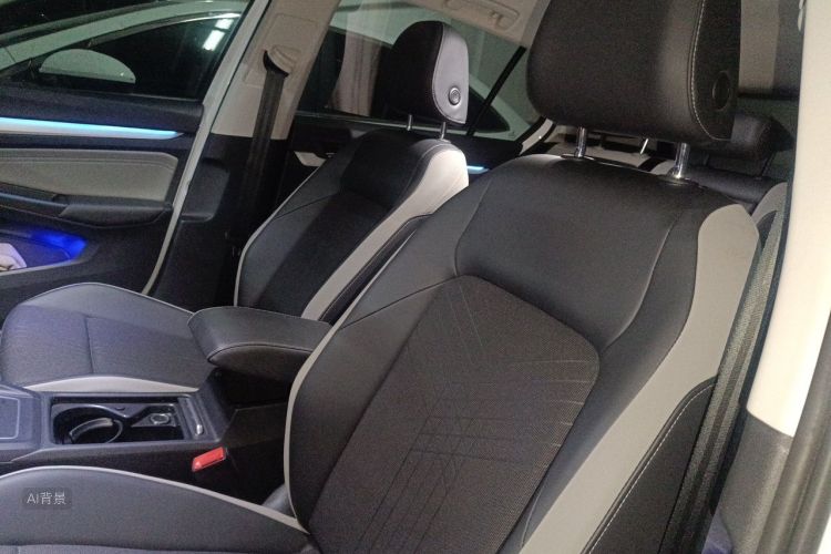 Volkswagen Golf 2021 car image #17