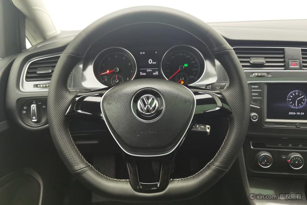 Volkswagen Golf 2017 car image #13