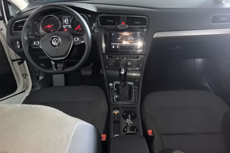 Volkswagen Golf 2020 #11 Volkswagen Golf 2020 car image #11