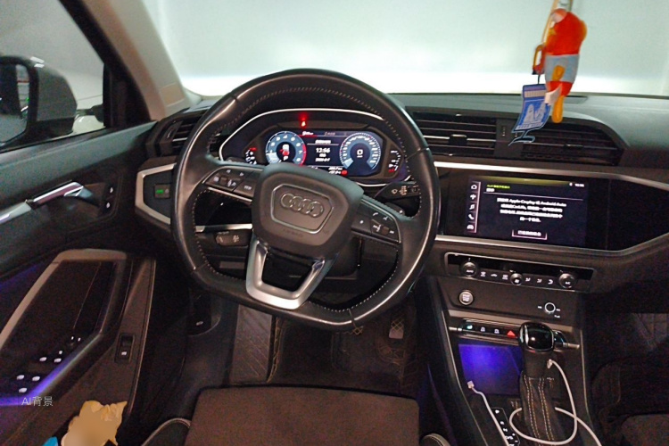 Audi Q3 2019 #12 Audi Q3 2019 car image #12