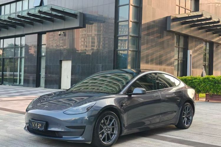 Tesla Model 3 2021 car image #2