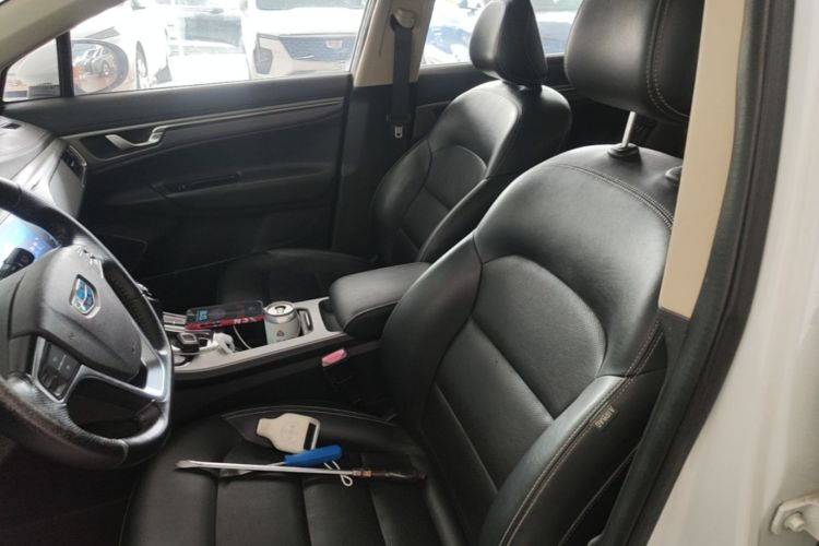 GEELY Emgrand GS 2018 car image #15