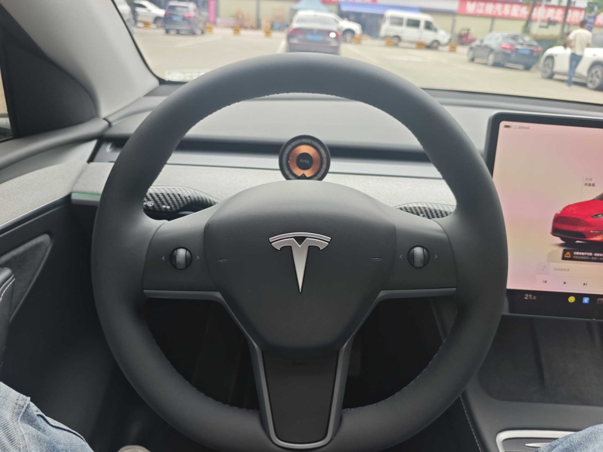 Tesla Model Y 2024 immagine di auto #8