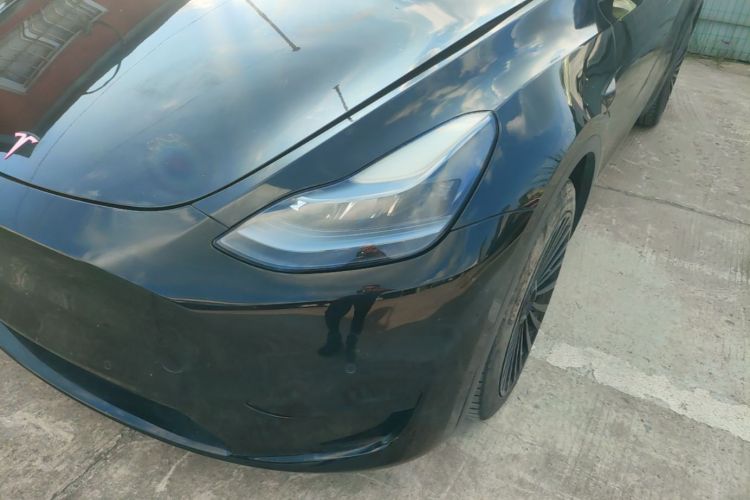Tesla Model Y 2022 car image #23