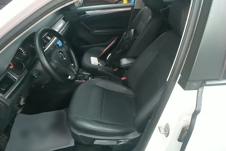 Volkswagen Bora 2021 car image #15