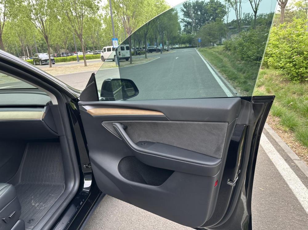 Tesla Model Y 2023 #17 Tesla Model Y 2023 car image #17
