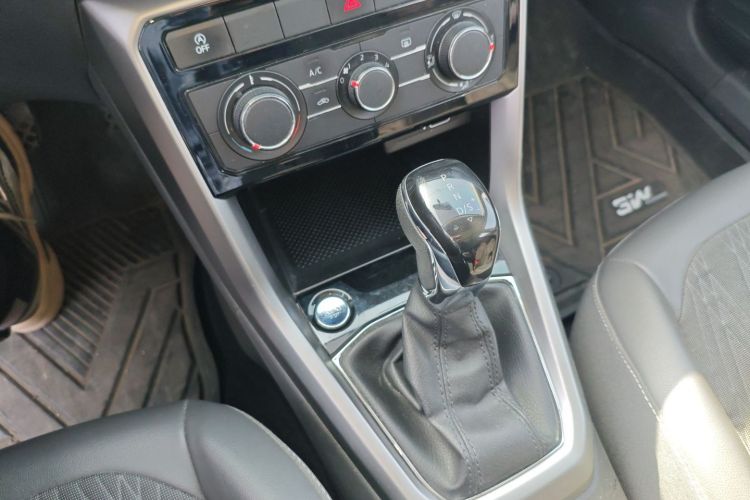 Volkswagen T-Cross 2021 изображение автомобиля #18