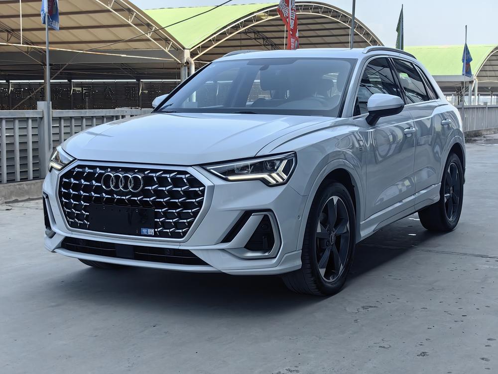 Audi Q3 2024 imagem de carro 