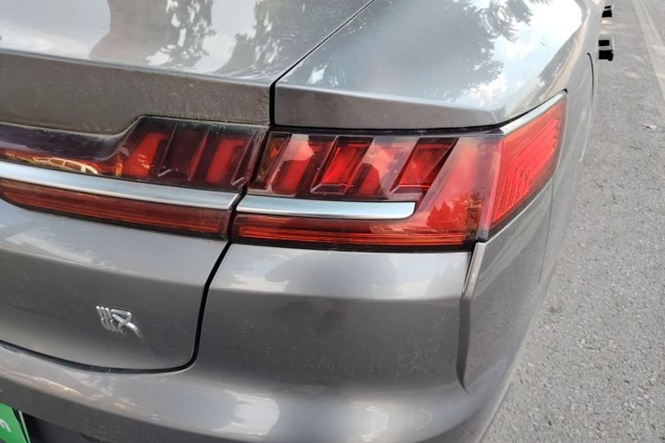 BYD Han 2022 image de voiture #8