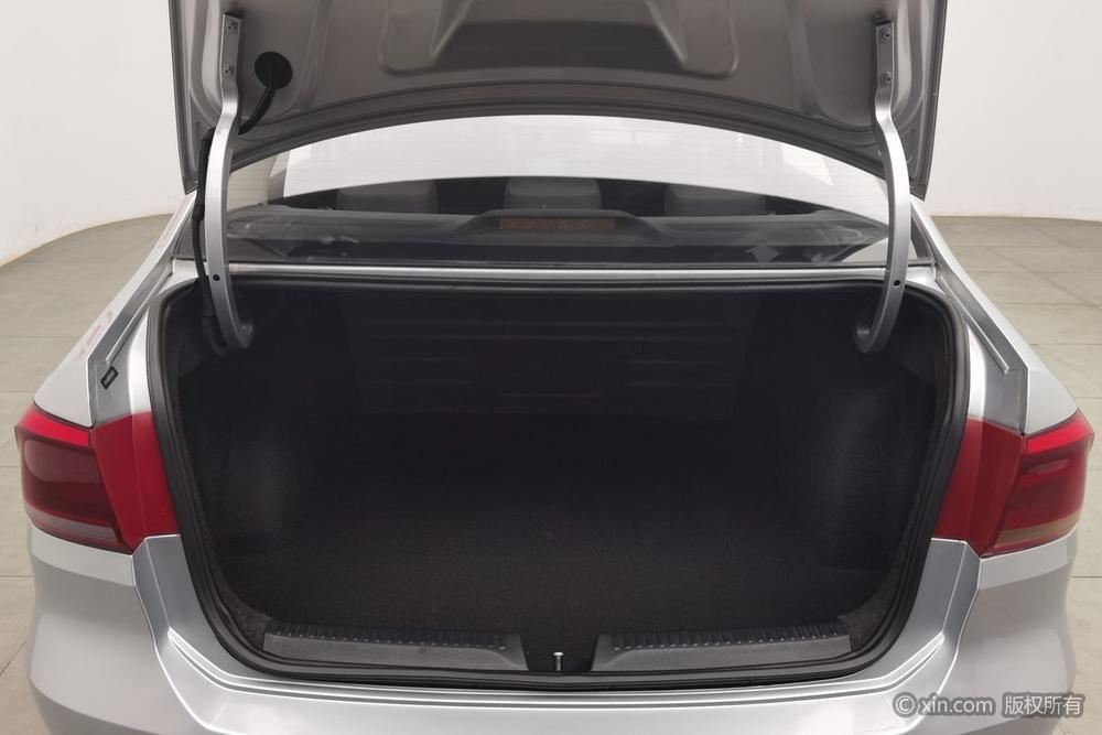 Volkswagen Santana 2015 car image #23