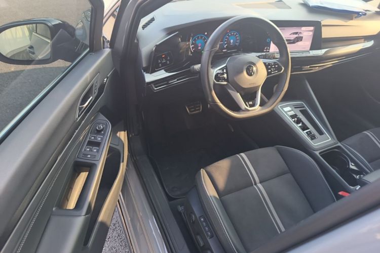 Volkswagen Golf 2024 car image #18