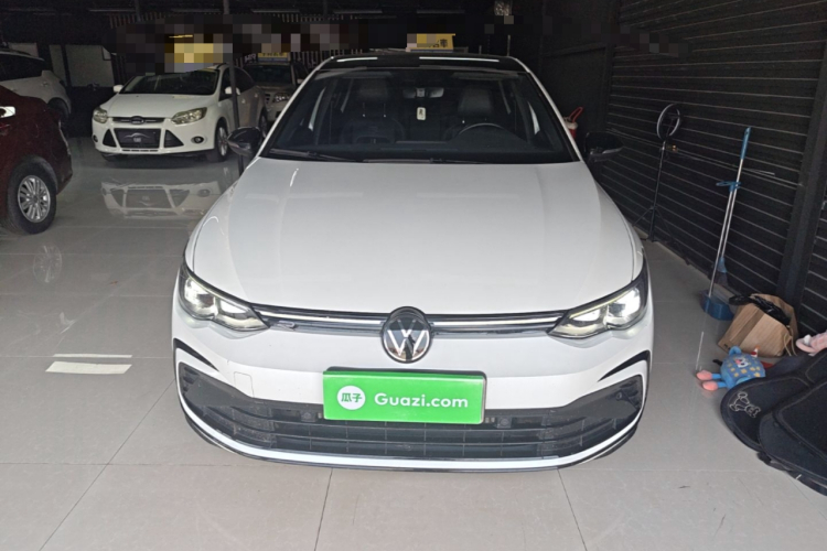 Volkswagen Golf 2023 car image #3