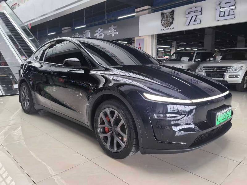 Tesla Model Y 2026 car image #3