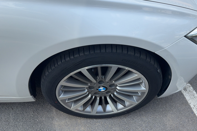 BMW 3 Series 2019 car image #5