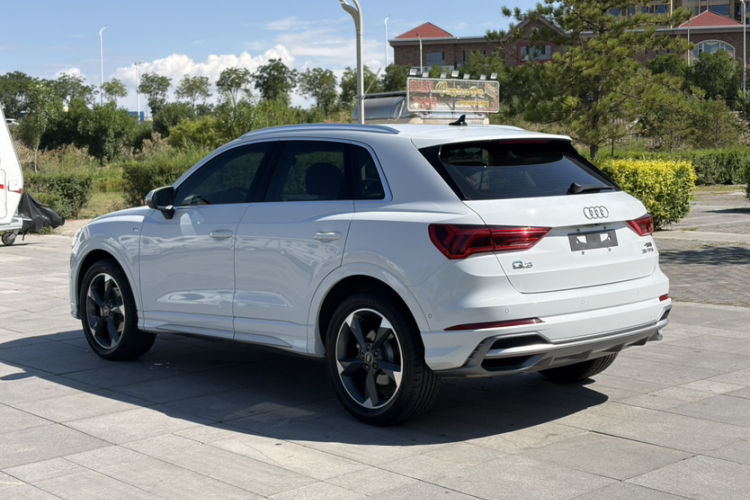 Audi Q3 2023 #5 Audi Q3 2023 car image #5