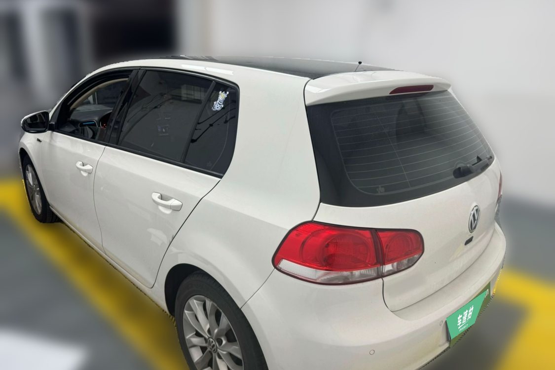 Volkswagen Golf 2012 immagine di auto #3