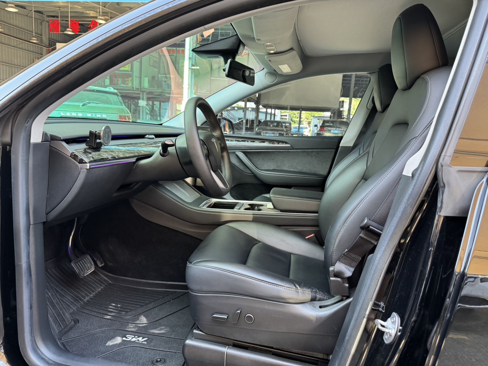 Tesla Model Y 2022 #4 Tesla Model Y 2022 car image #4