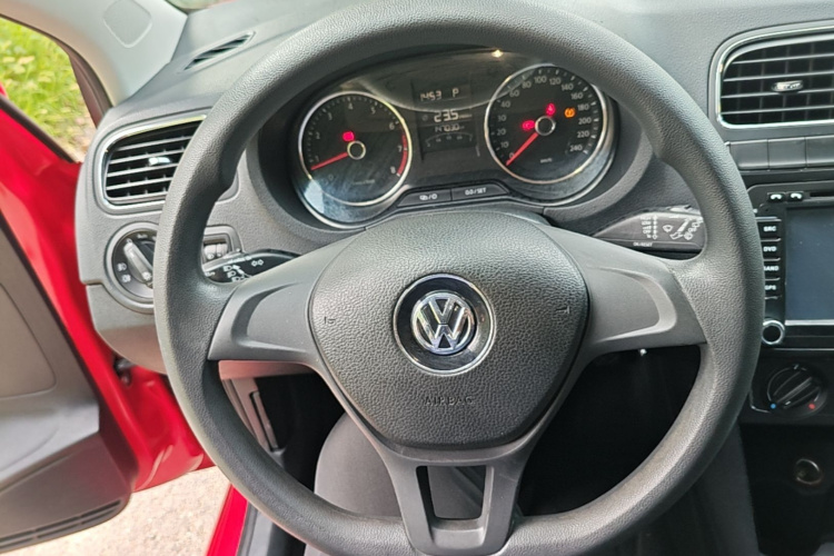 Volkswagen Polo 2015 #15 Volkswagen Polo 2015 car image #15