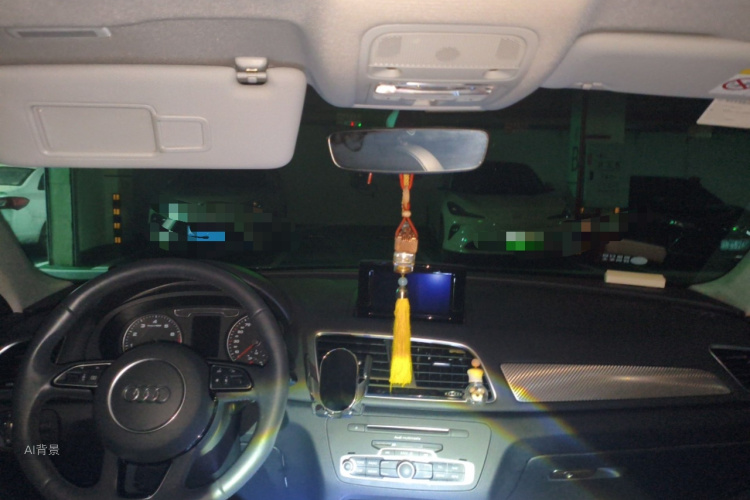 Audi Q3 2019 car image #11