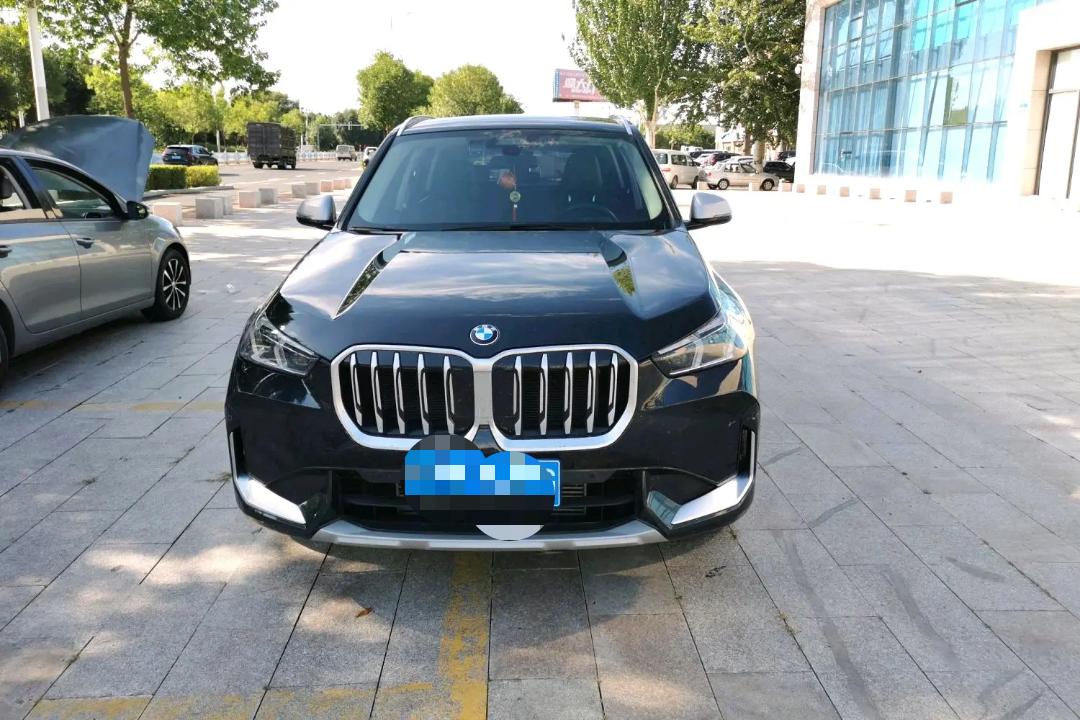 BMW X1 2023 car image #2