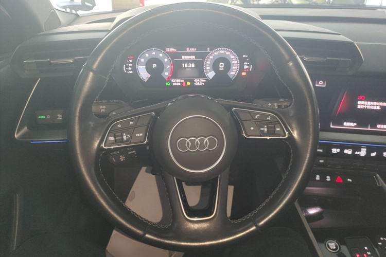 Audi A3 2024 immagine di auto #11