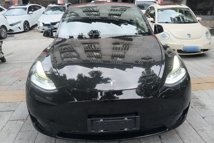 Tesla Model Y 2022 car image #3