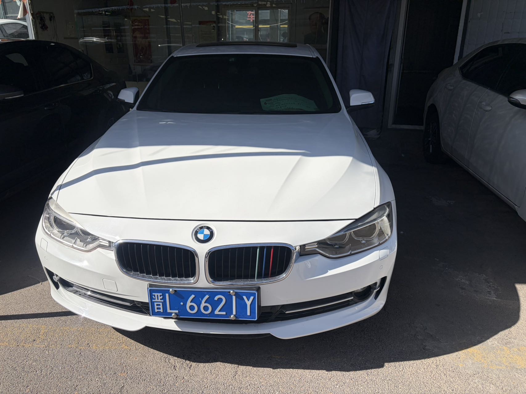 BMW 3 Series 2012 immagine di auto #2