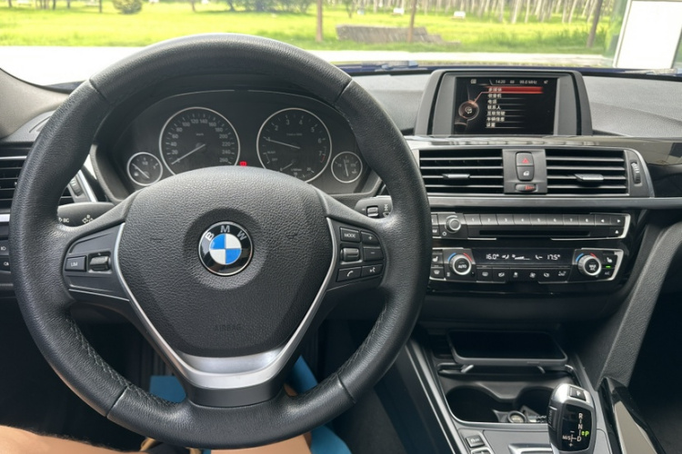 BMW 3 Series 2017 #11 BMW 3 Series 2017 car image #11