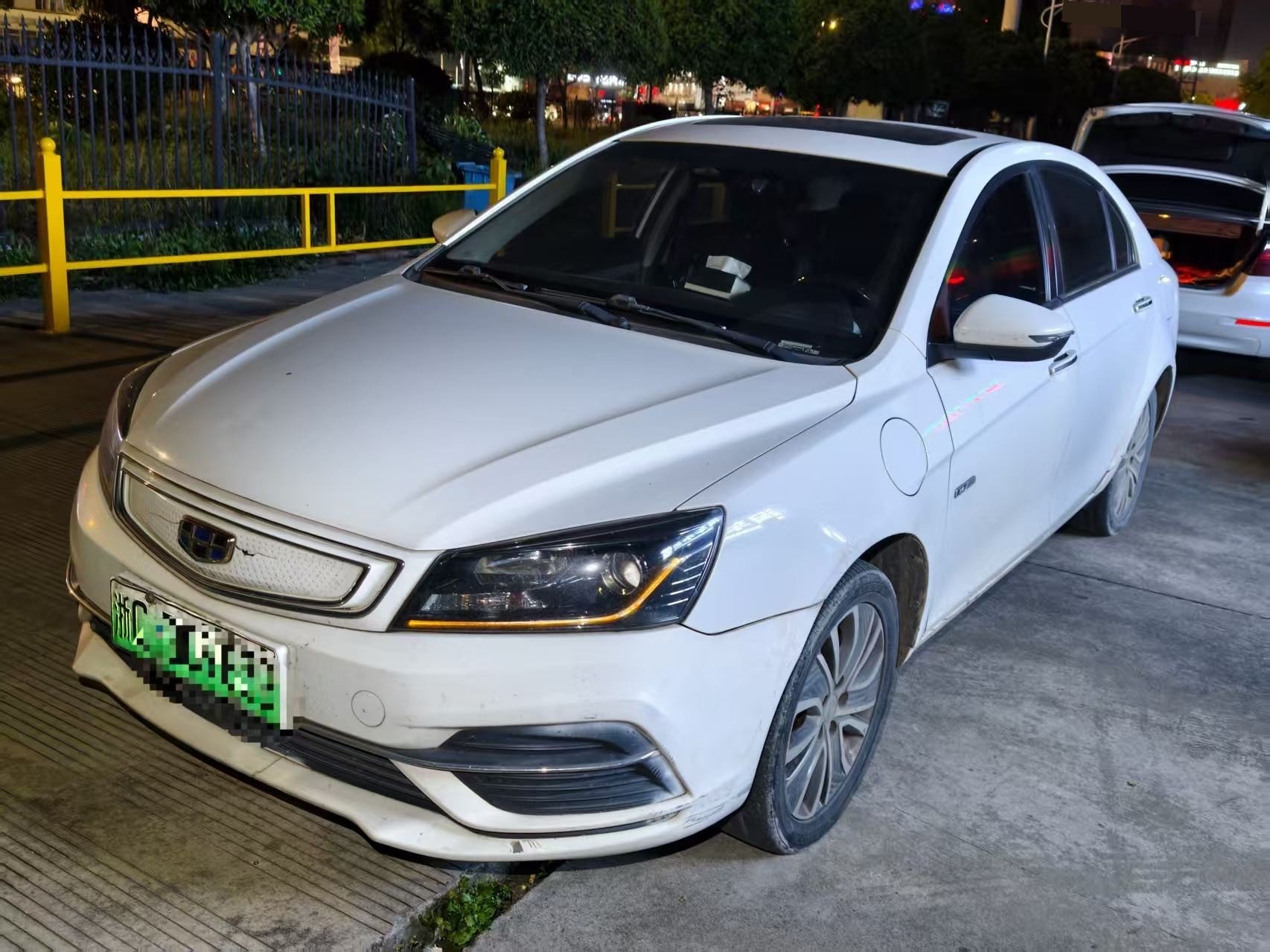 GEELY Emgrand New Energy 2018 car image 