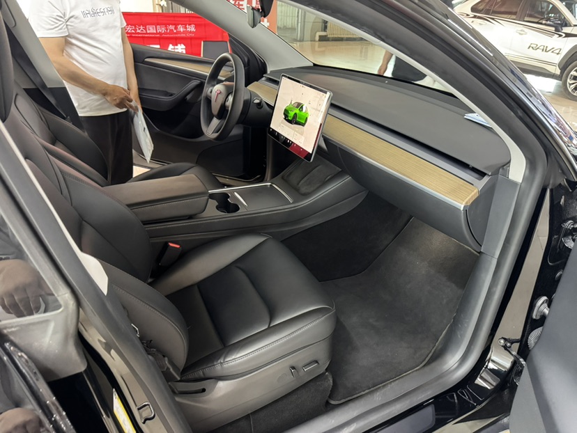 Tesla Model Y 2022 car image #7