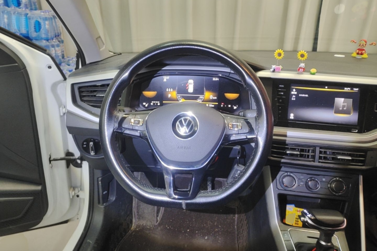 Volkswagen Polo 2023 car image #11