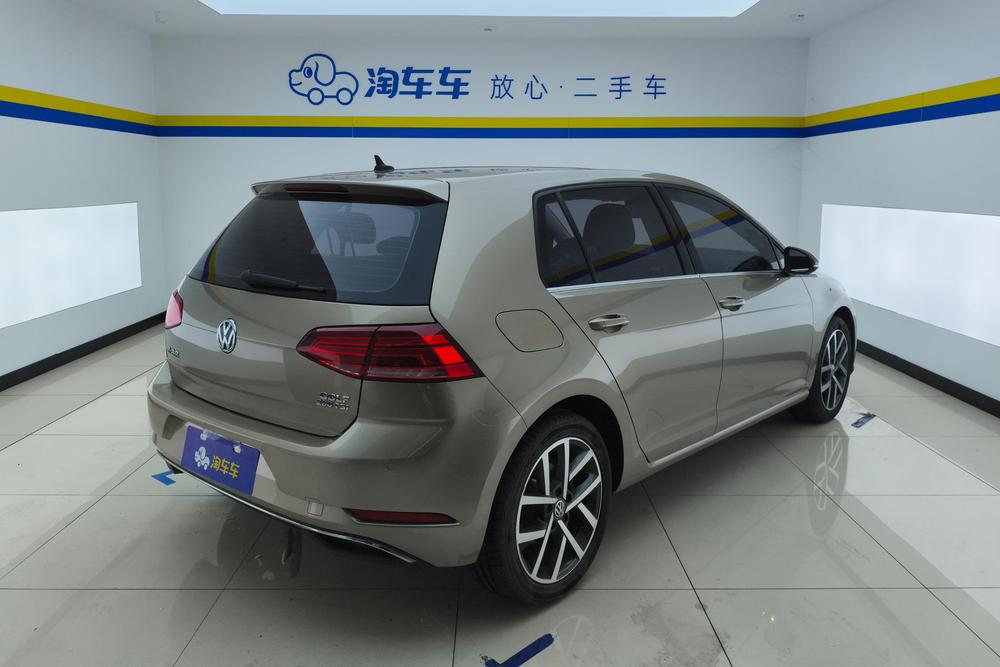 Volkswagen Golf 2020 car image #3