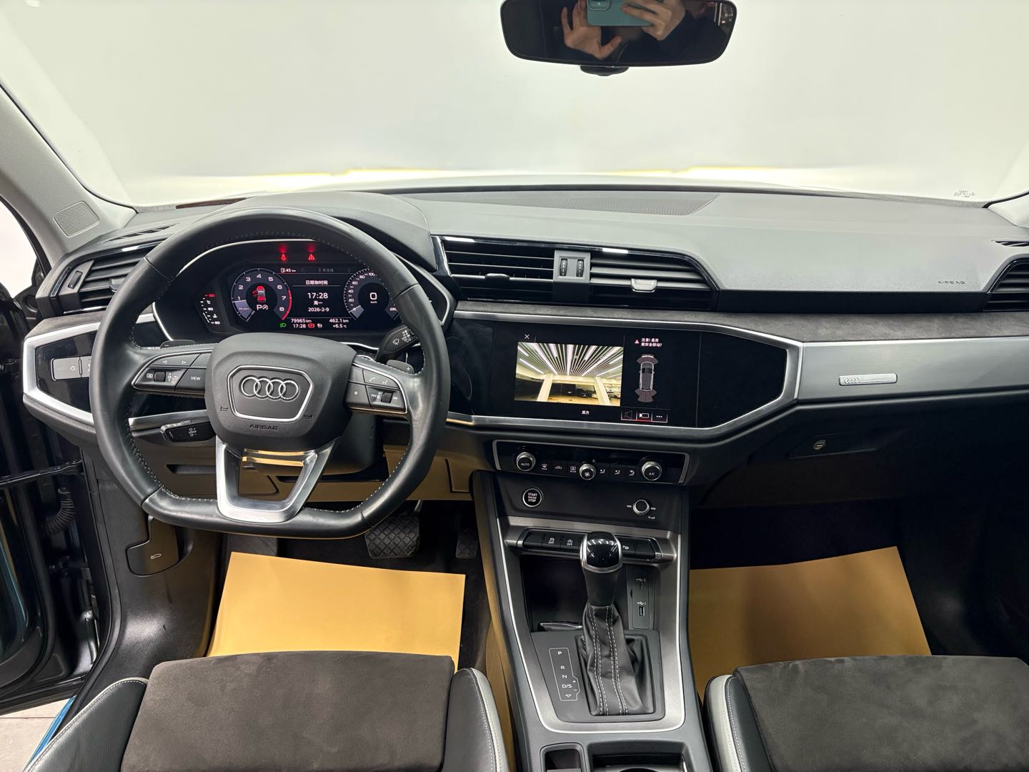 Audi Q3 2021 car image #11